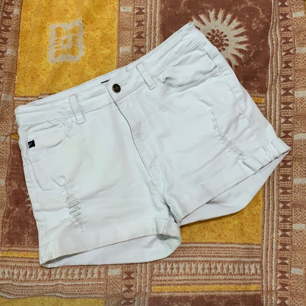 KanCan white denim shorts